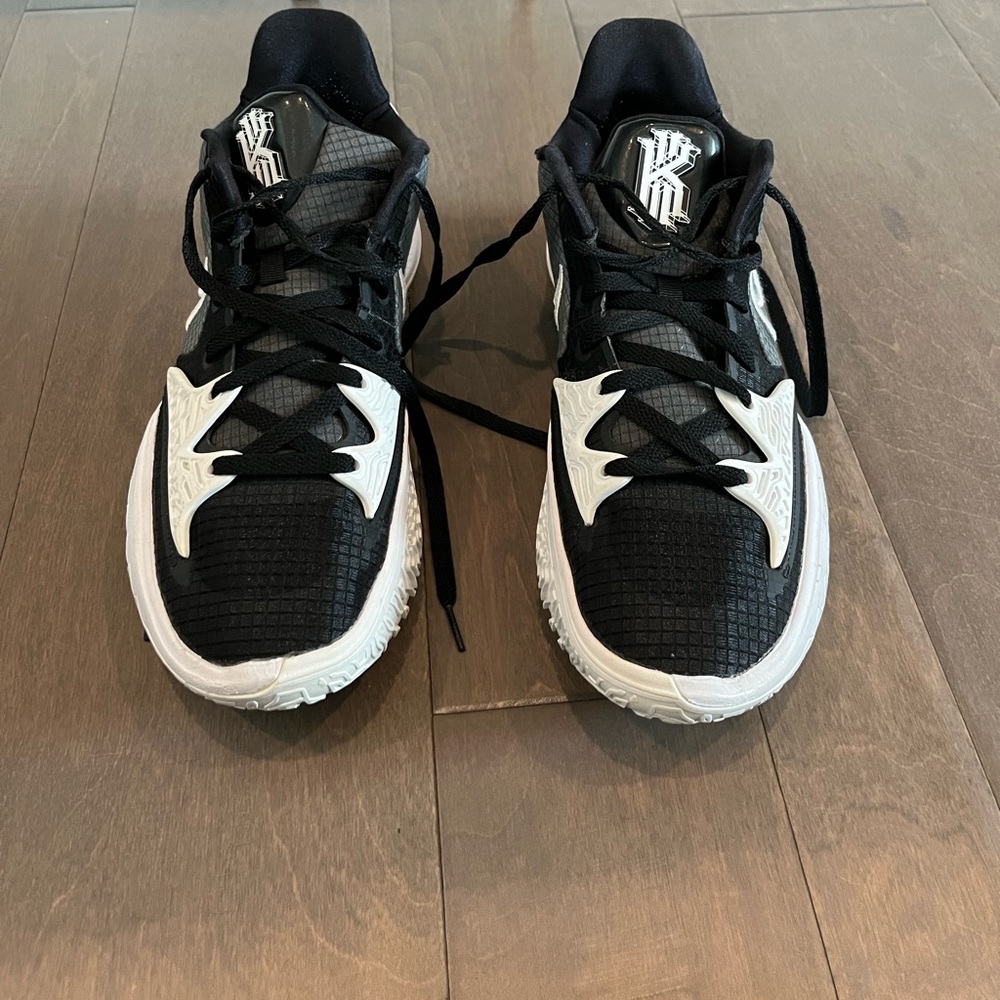 Nike Kyrie Low 4
